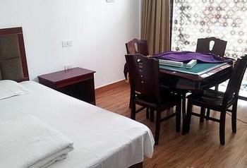 Wuhan Tianlun Holiday Hotel Buitenkant foto